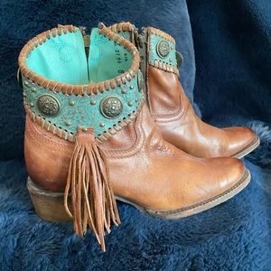 Women’s leather boots